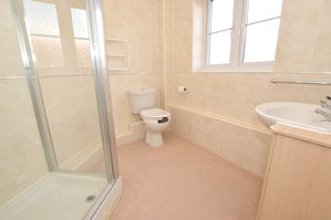Master Bedroom En Suite Shower Room- click for photo gallery